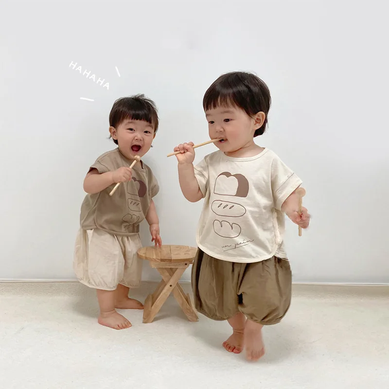 2023 Новые детские футболки с коротким рукавом + шорты, костюм из 2 предметов, Комплект повседневной одежды для маленьких мальчиков и девочек, детские наряды с милым принтом